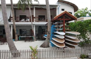 Cokes Surf Camp Hotel Thulusdhoo Exterior foto